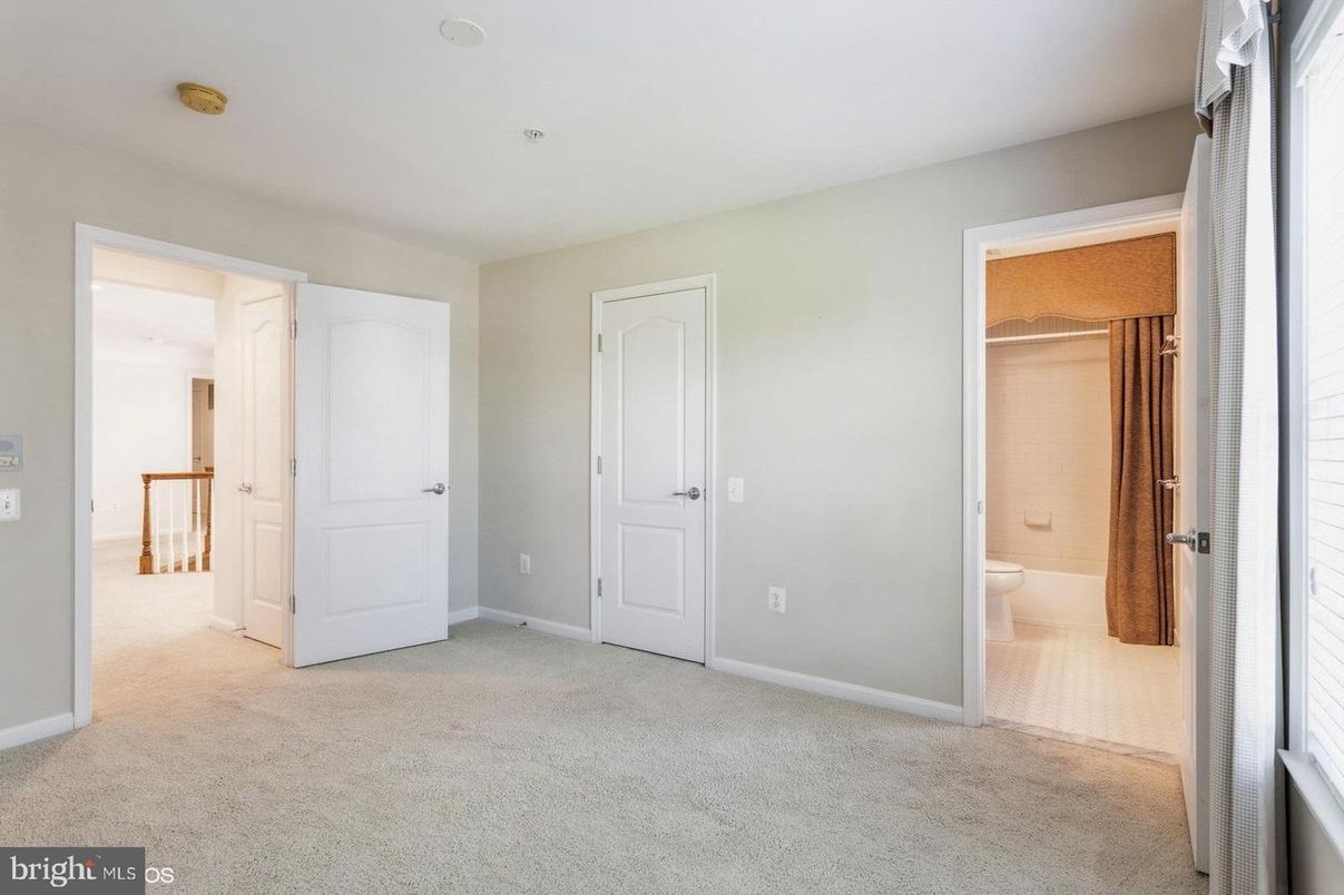 Bathroom, Empty room, Interior