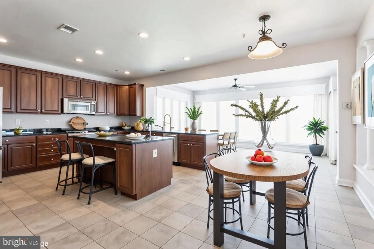 Dining room, Interior, Kitchen, Pendant Lights, Recessed Lighting
