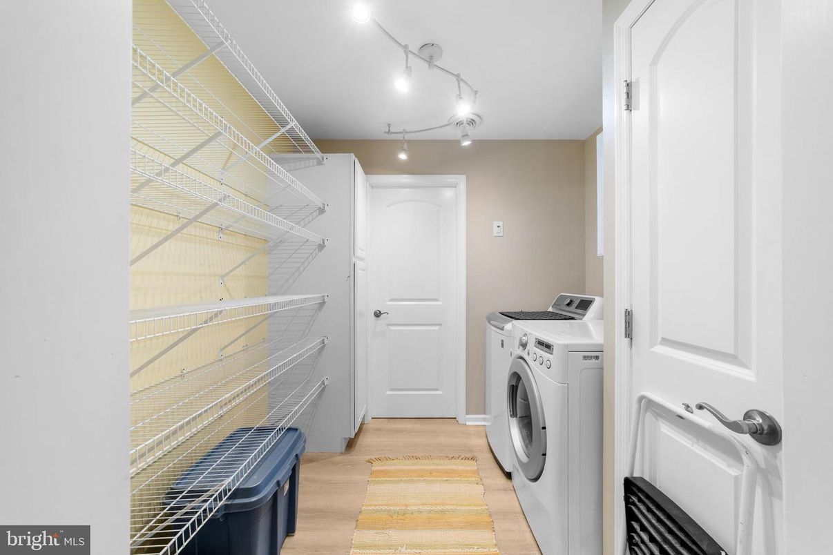 Interior, Washer, Wood Texture Flooring