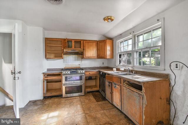 Interior, Kitchen, Stainless Steel Appliances