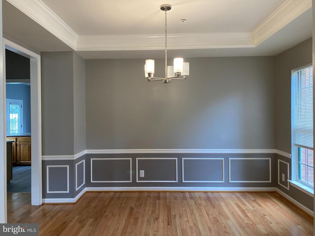 Empty room, Interior, Pendant Lights, Wood Texture Flooring
