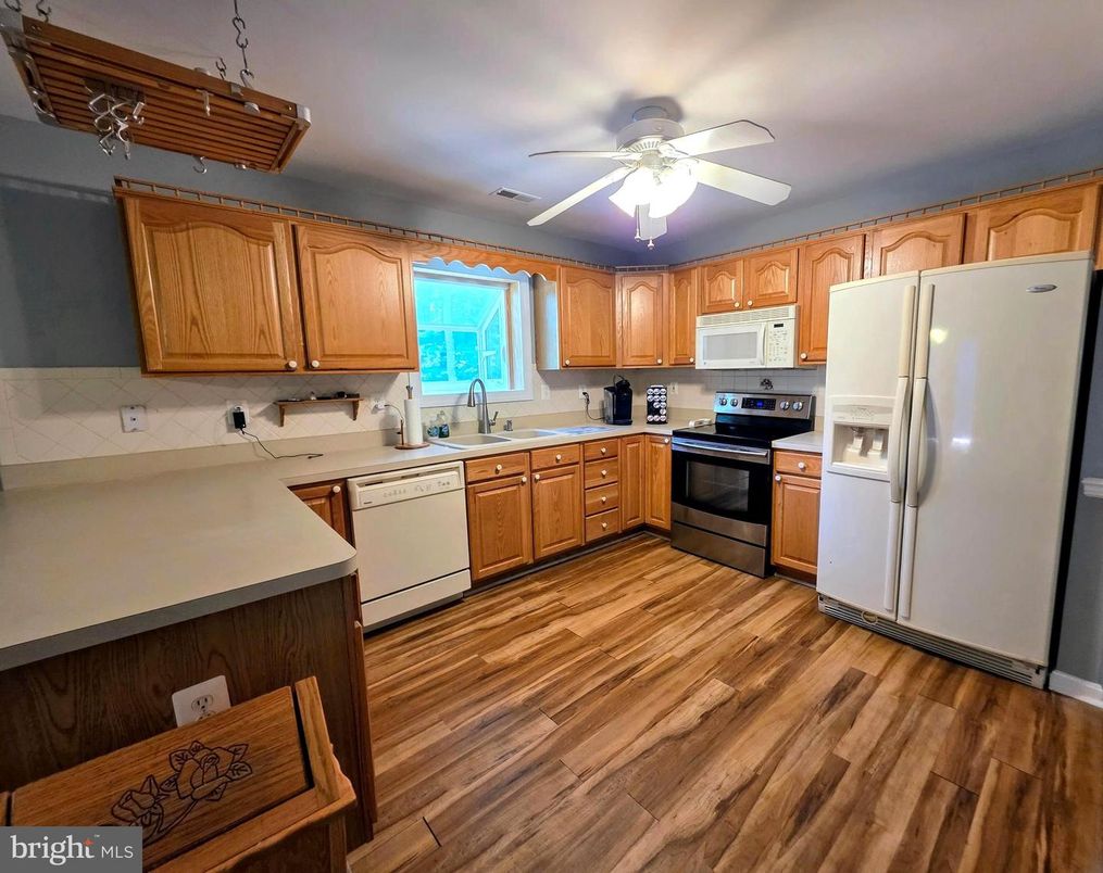 Interior, Kitchen, Wood Texture Flooring