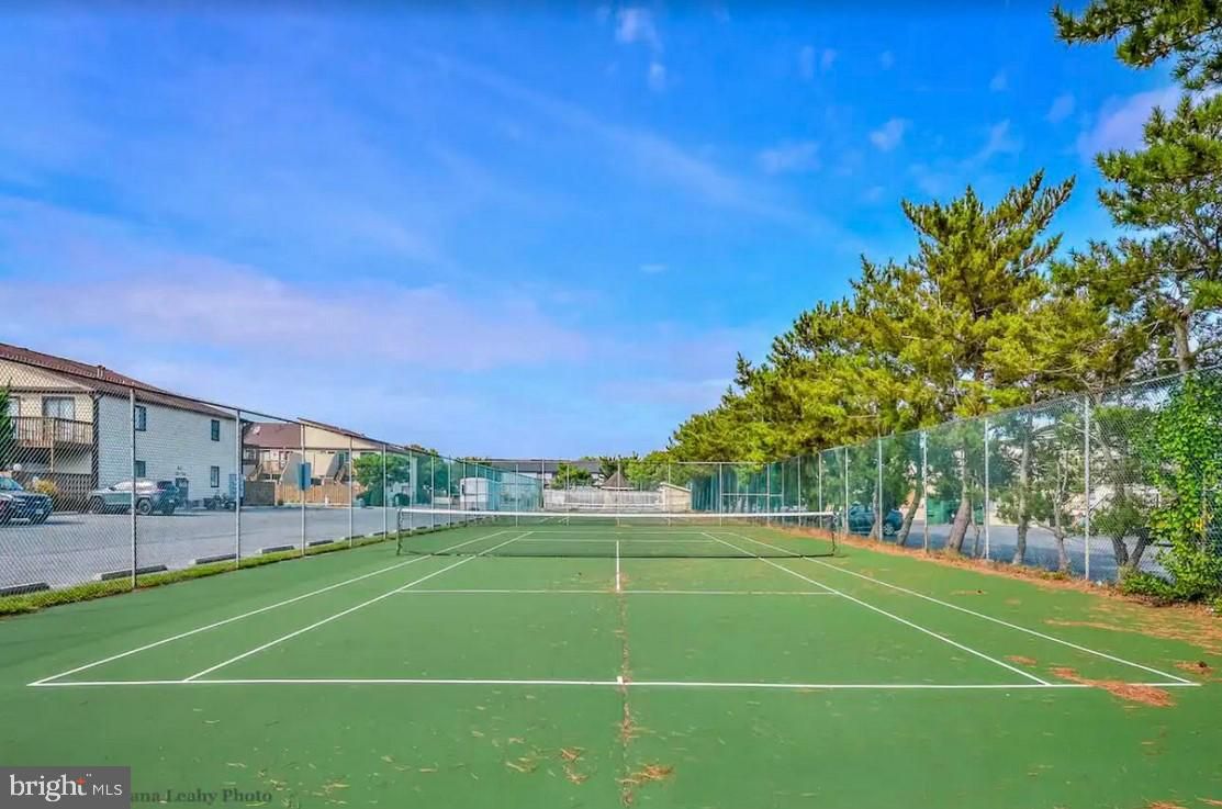 Exterior, Tennis Courts