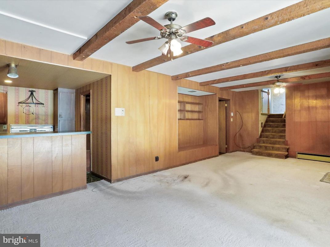 Empty room, Interior, Wooden Beams, Wooden Walls