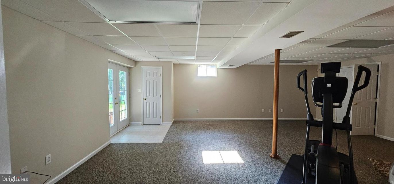 Fitness Equipment, Interior, Recessed Lighting