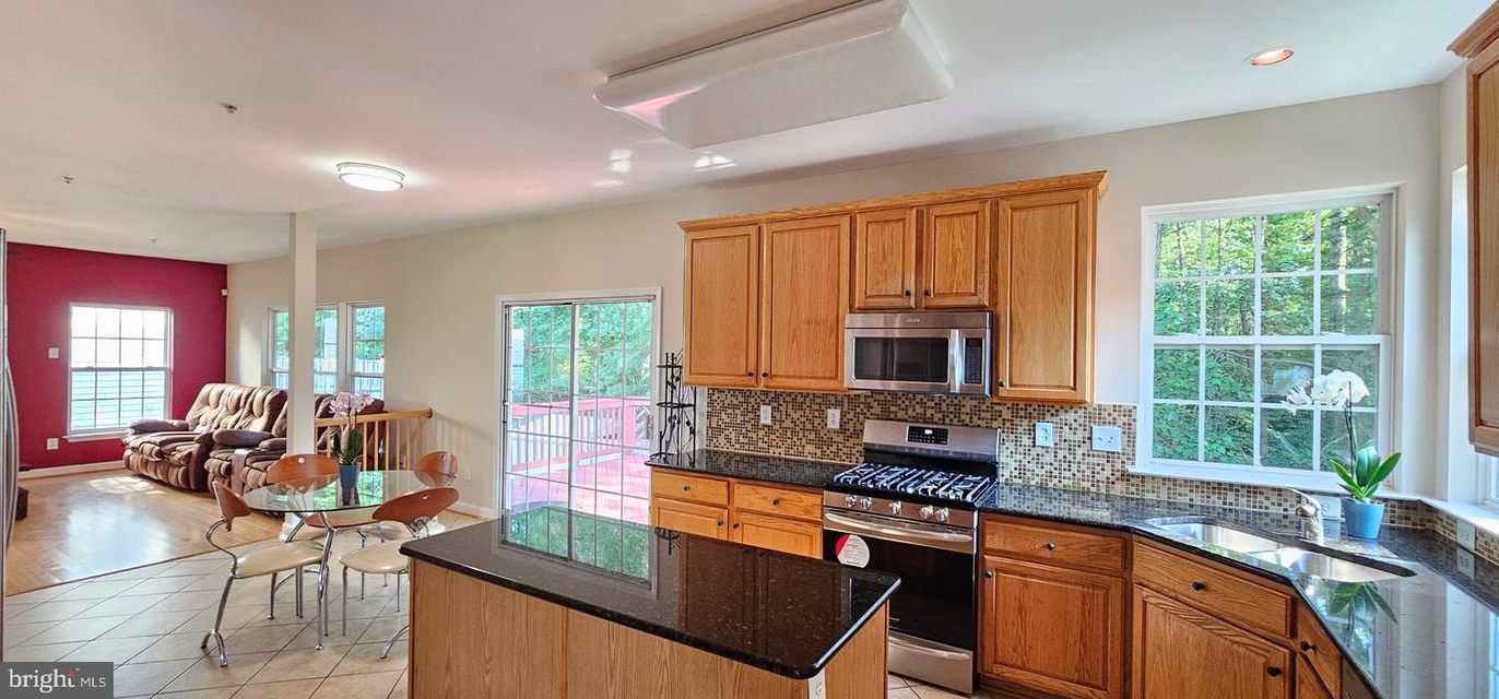 Dining room, Interior, Kitchen, Living room, Recessed Lighting, Stainless Steel Appliances