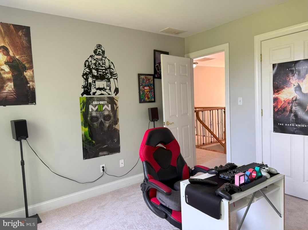 Home Office, Interior