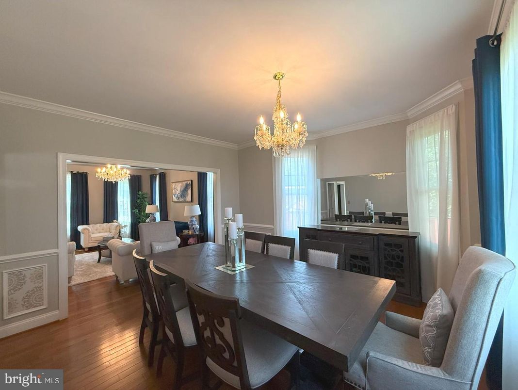 Chandelier, Dining room, Interior, Living room, Wood Texture Flooring