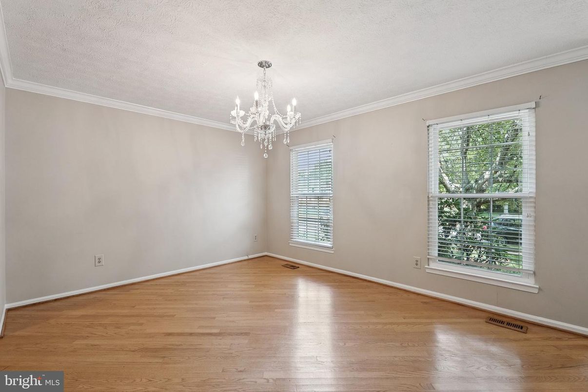 Chandelier, Empty room, Interior, Wood Texture Flooring