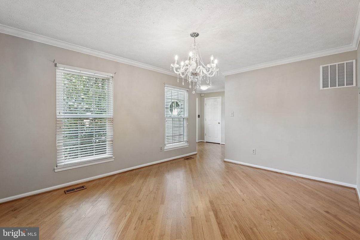 Chandelier, Empty room, Interior, Wood Texture Flooring