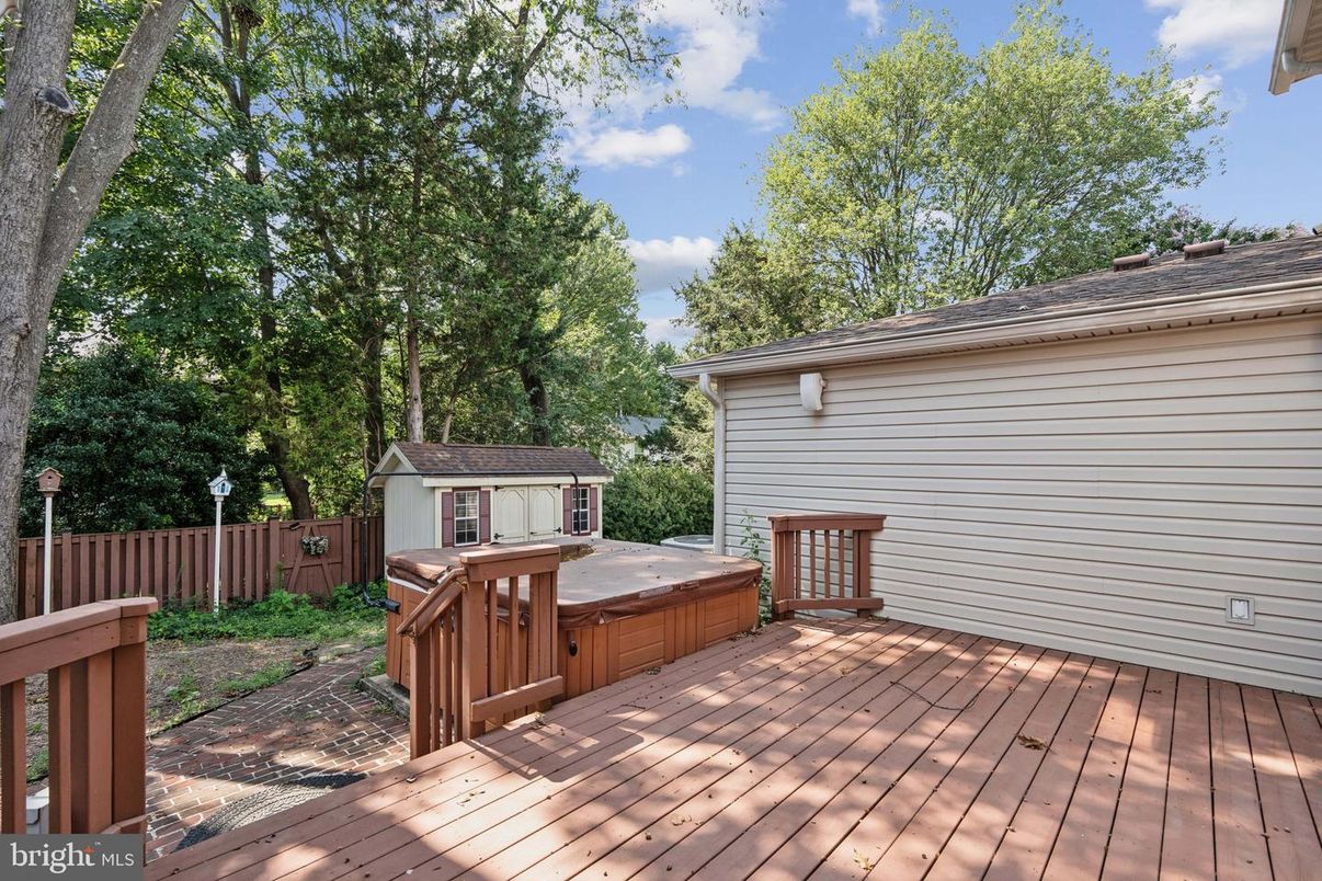 Exterior, Hot Tub