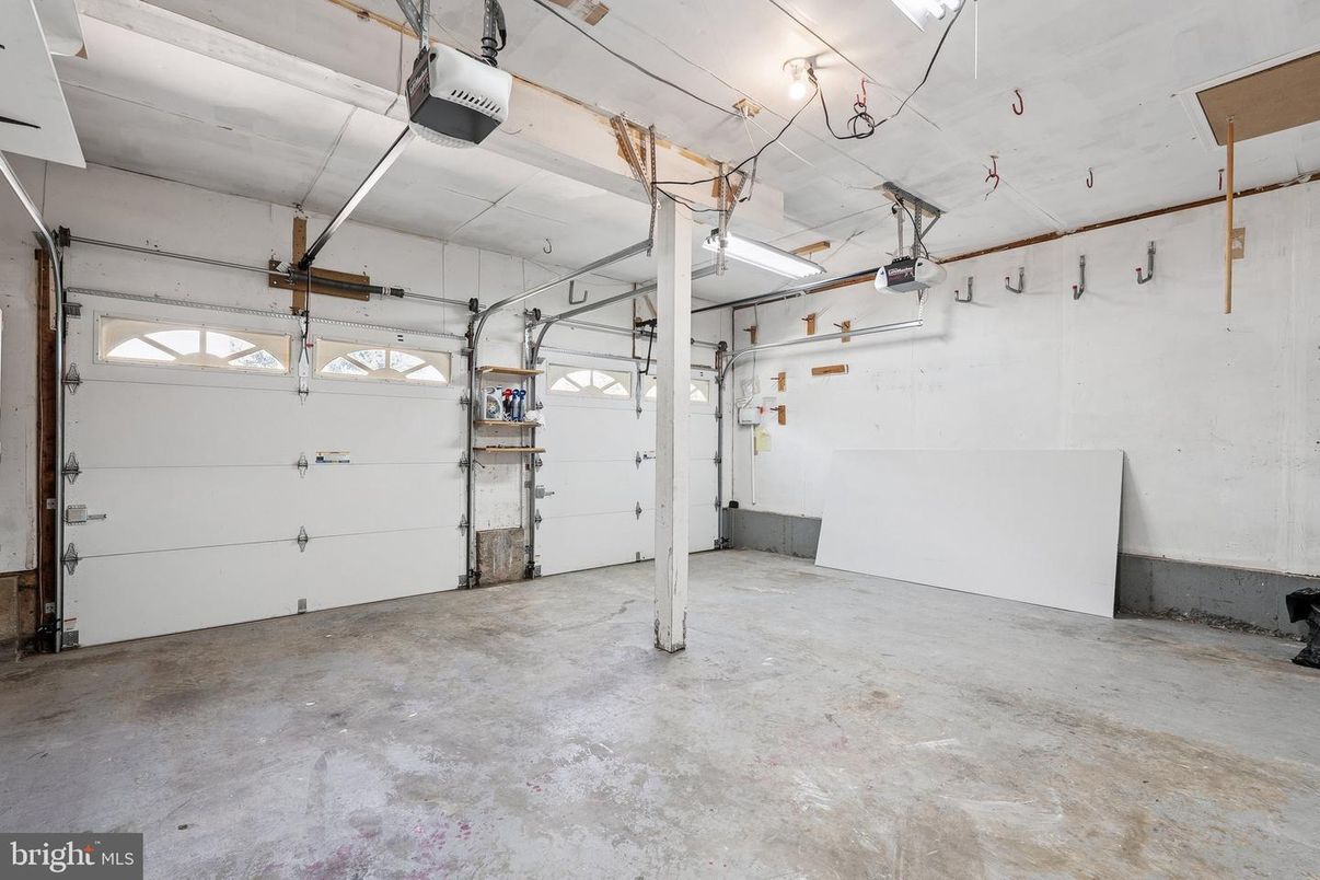 Garage, Interior
