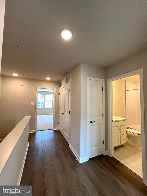 Bathroom, Interior, Recessed Lighting, Wood Texture Flooring