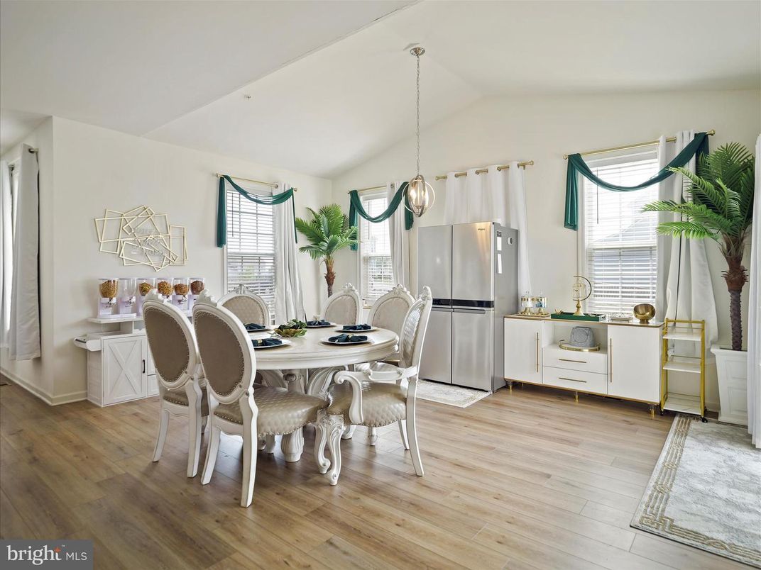 Dining room, Interior, Kitchen, Pendant Lights, Stainless Steel Appliances, Wood Texture Flooring