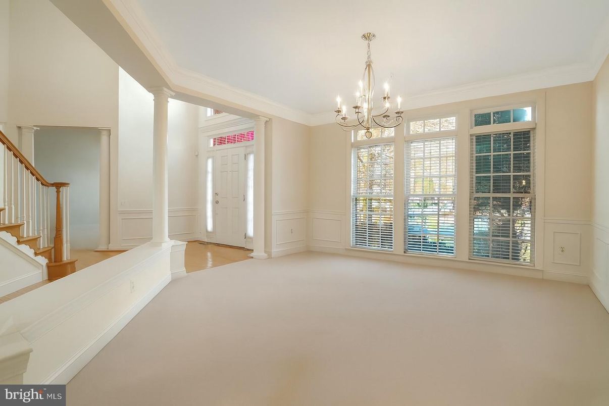 Chandelier, Empty room, Interior