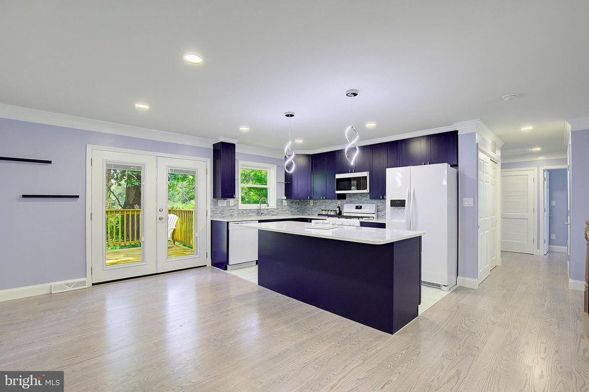 Interior, Kitchen, Pendant Lights, Recessed Lighting, Wood Texture Flooring