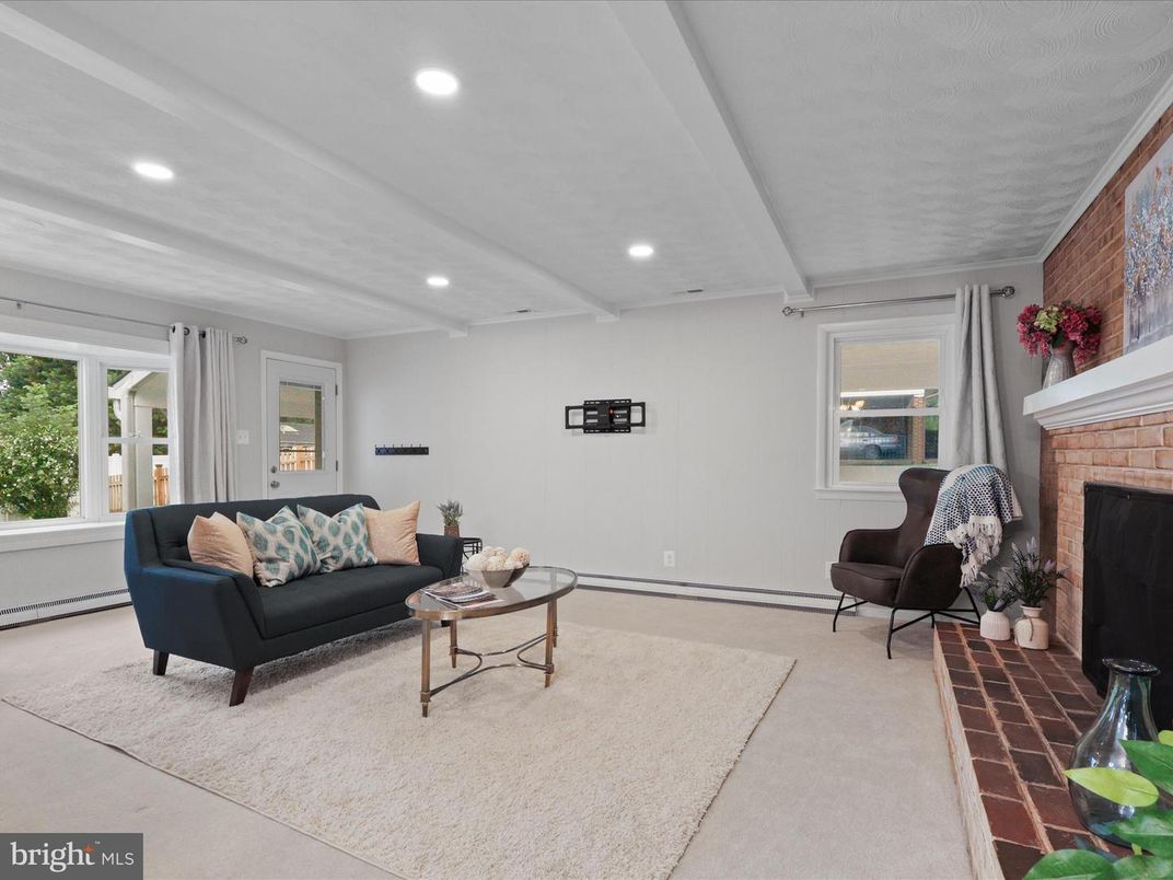 Fireplace, Interior, Living room, Recessed Lighting