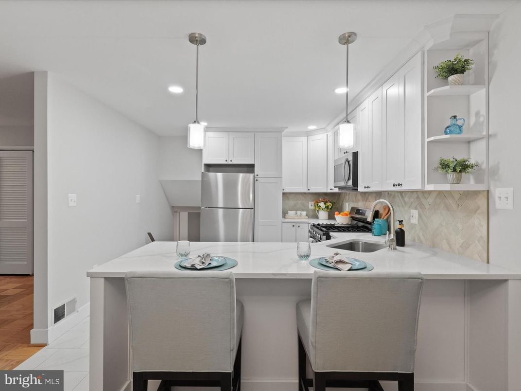 Interior, Kitchen, Marble, Pendant Lights, Recessed Lighting