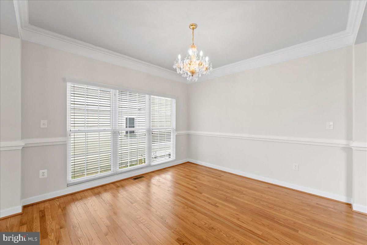 Chandelier, Empty room, Interior, Wood Texture Flooring