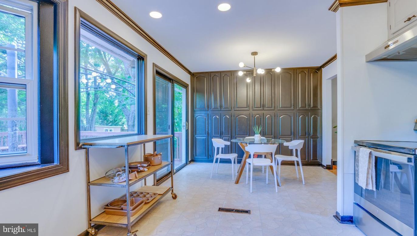Dining room, Interior, Pendant Lights, Recessed Lighting