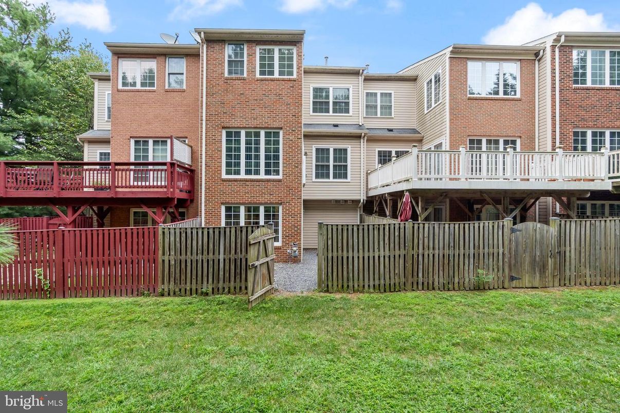 Exterior, Facade, Brick Facade, Rowhouse