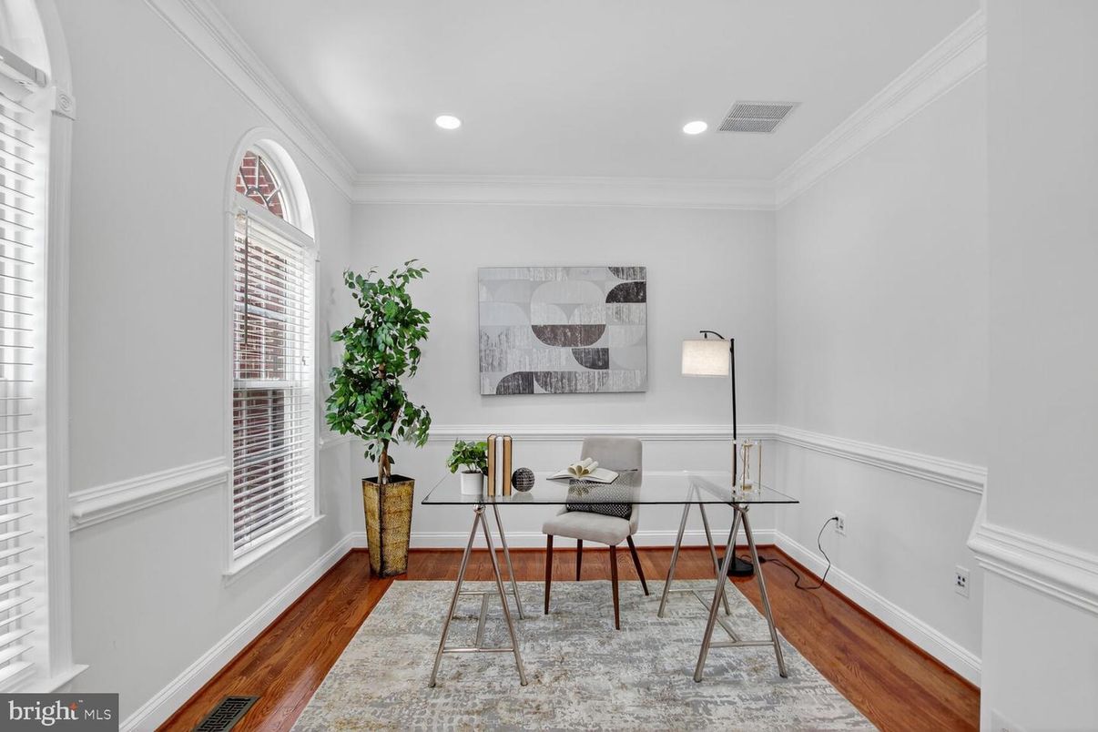 Home Office, Interior, Recessed Lighting, Wood Texture Flooring
