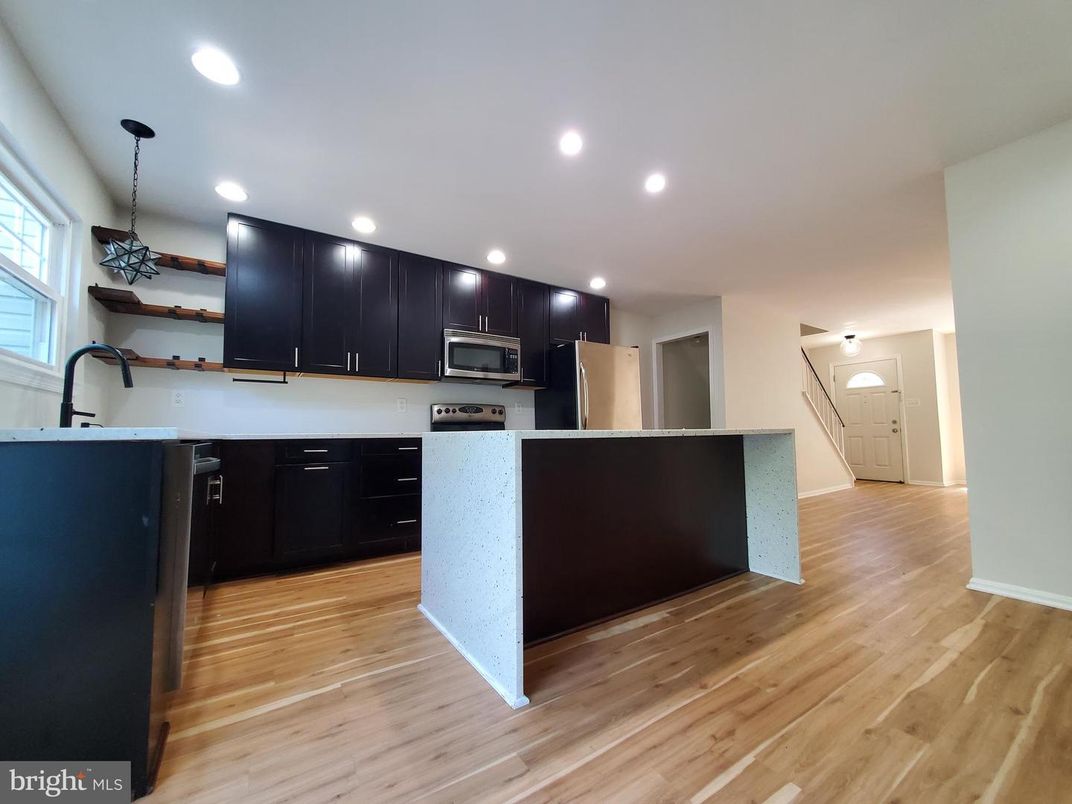 Interior, Kitchen, Pendant Lights, Recessed Lighting, Wood Texture Flooring