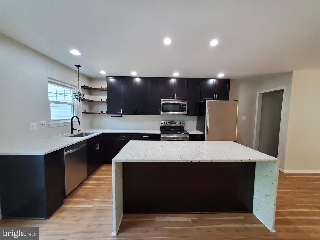 Interior, Kitchen, Pendant Lights, Recessed Lighting, Wood Texture Flooring