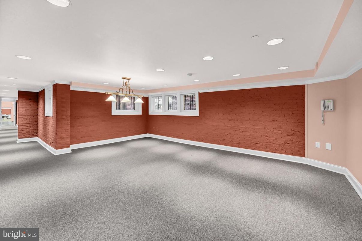 Empty room, Interior, Recessed Lighting