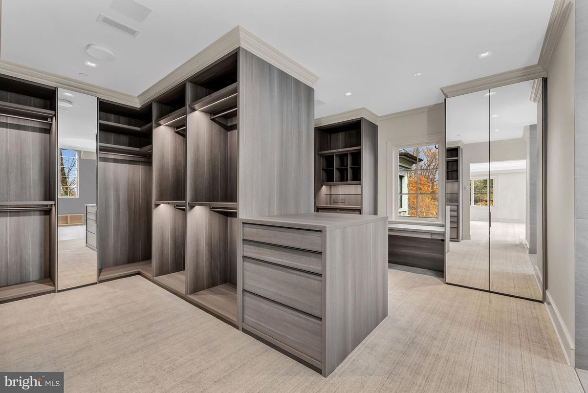 Interior, Recessed Lighting, Walk-in Closets