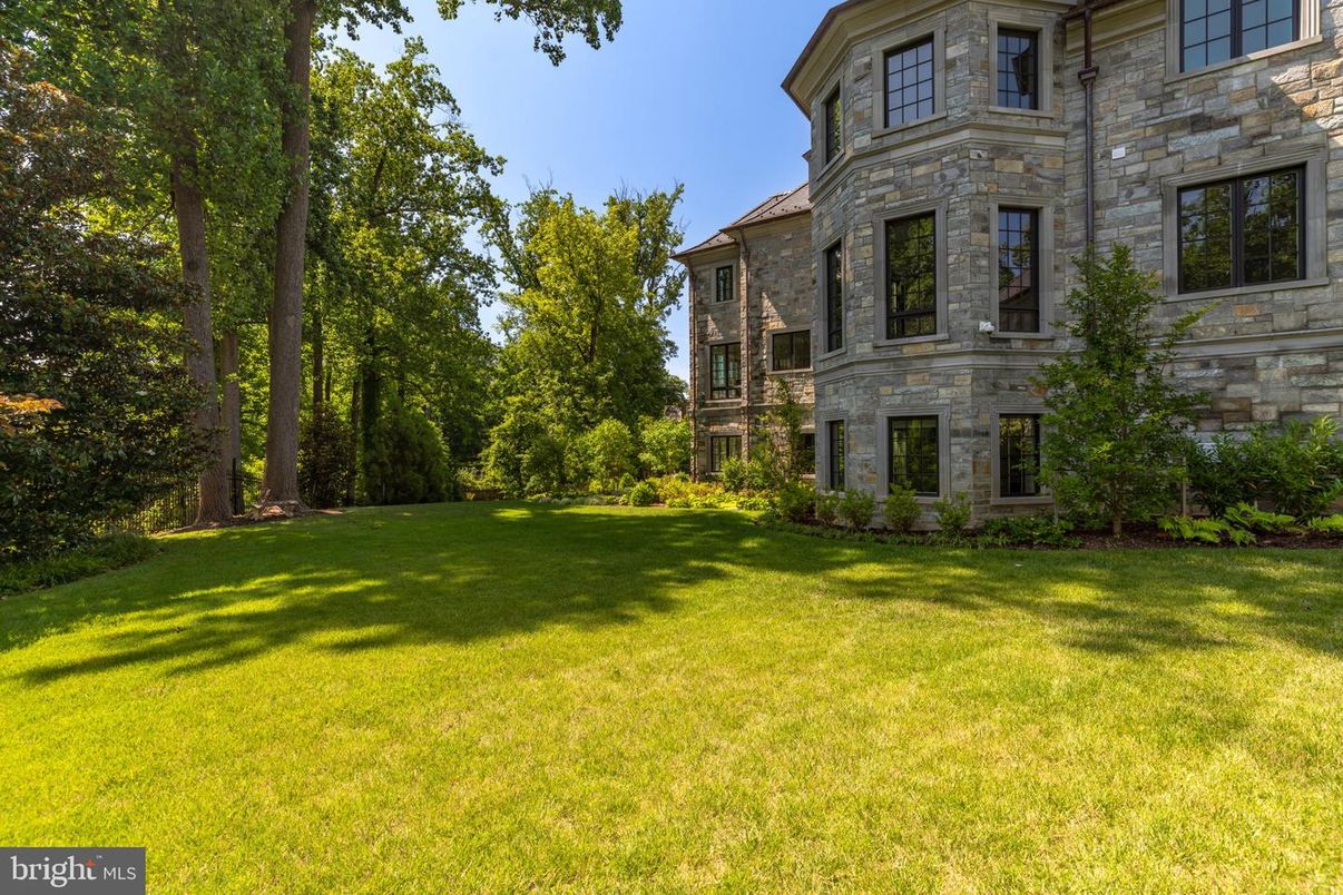 Backyard, Exterior, Facade, French Provincial