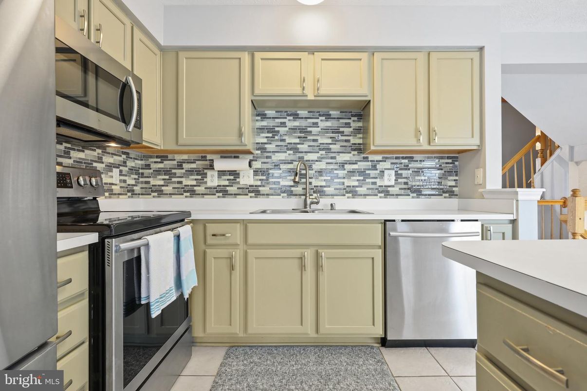 Interior, Kitchen, Stainless Steel Appliances