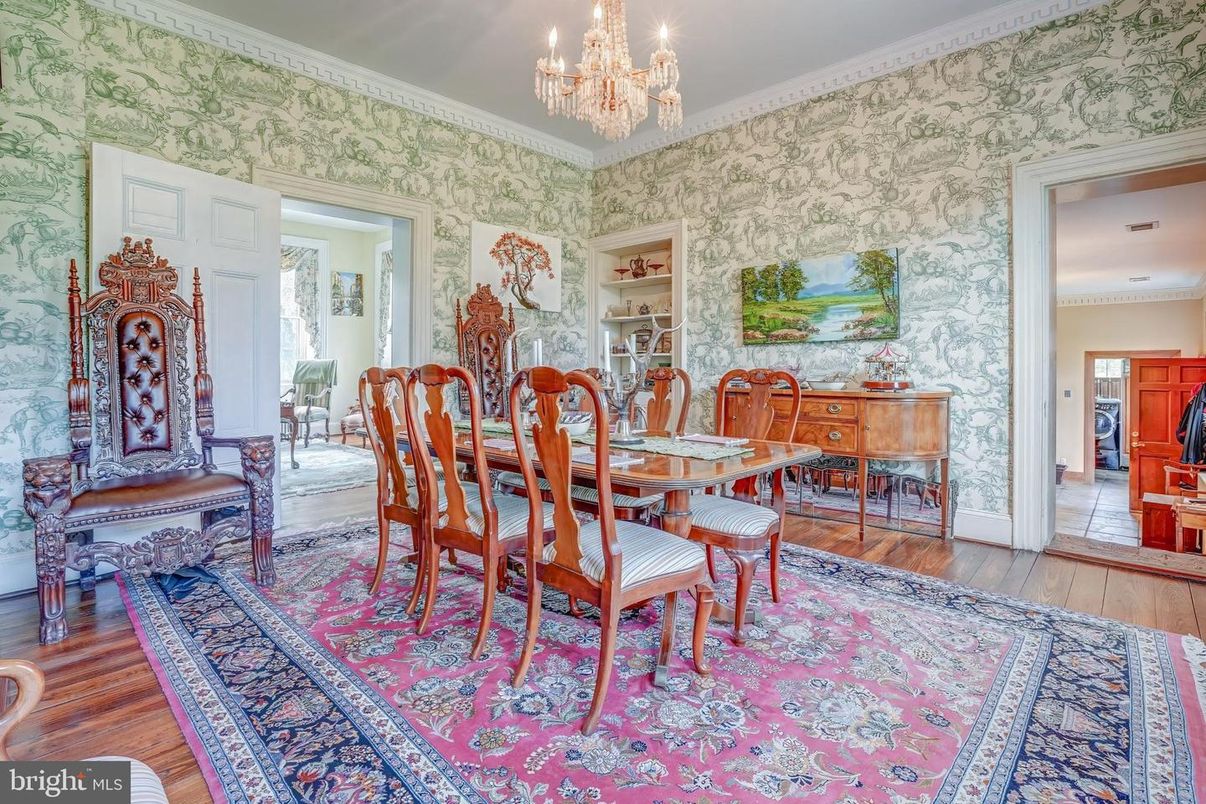 Chandelier, Dining room, Interior, Recessed Lighting, Wood Texture Flooring