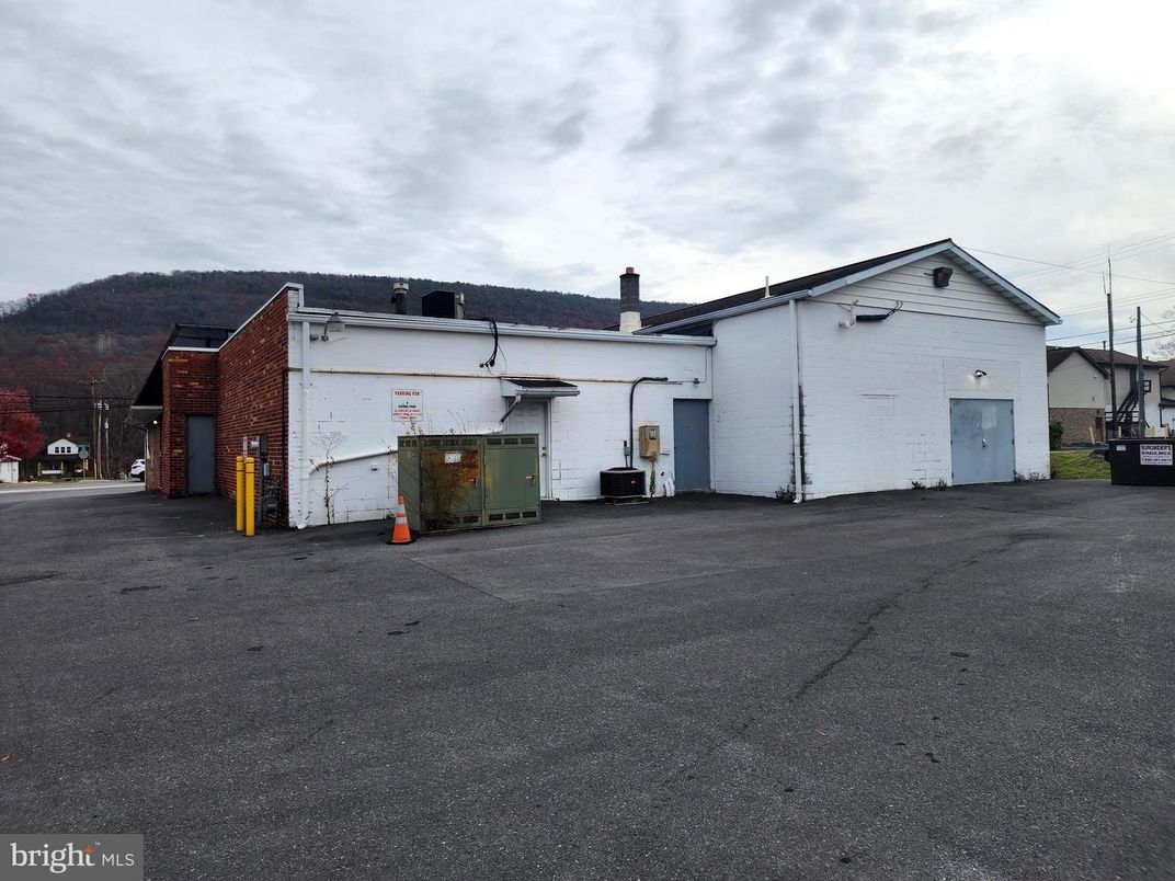 Detached Garage, Exterior