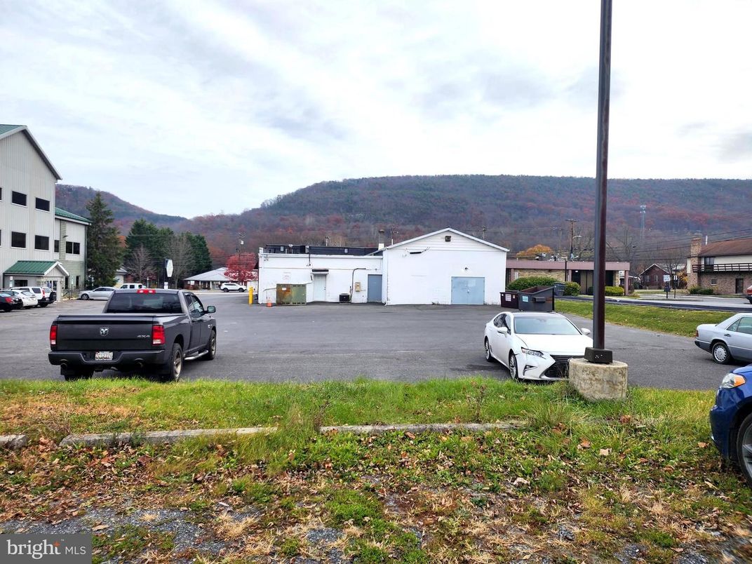Detached Garage, Exterior