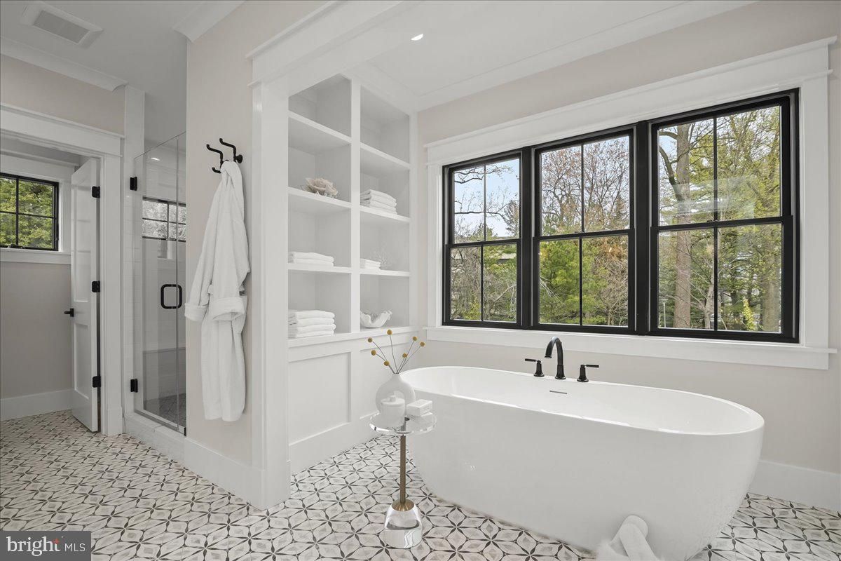 Bathroom, Free Standing Baths, Glass Shower, Interior, Recessed Lighting