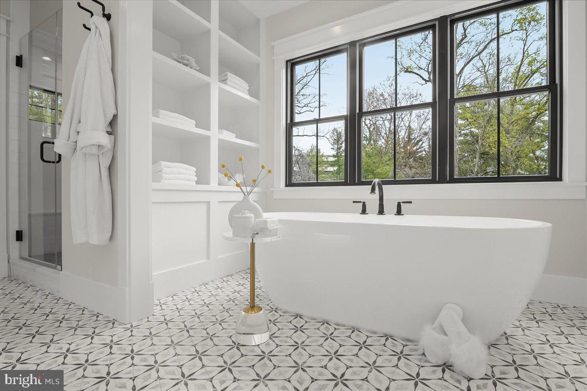 Bathroom, Free Standing Baths, Interior