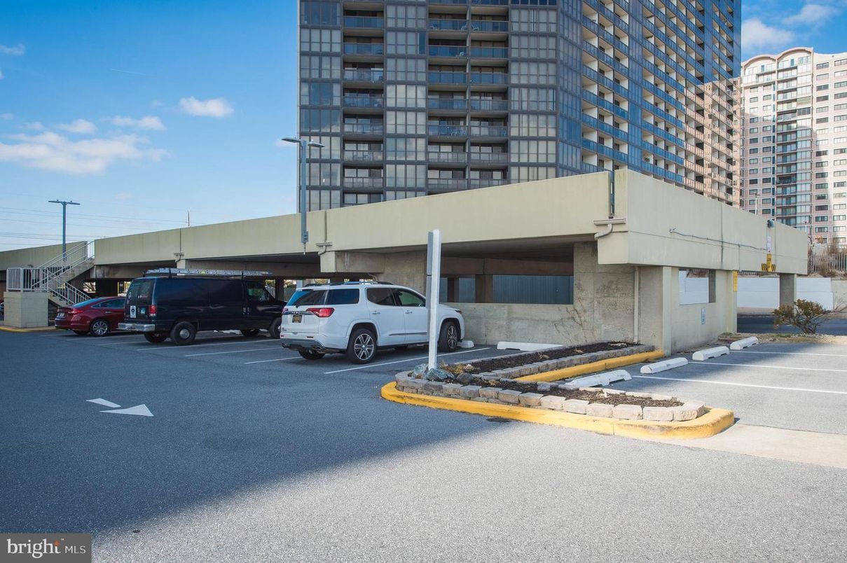 Exterior, Facade, Condo Building