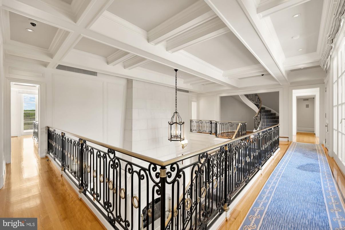 Interior, Pendant Lights, Recessed Lighting, Wood Texture Flooring