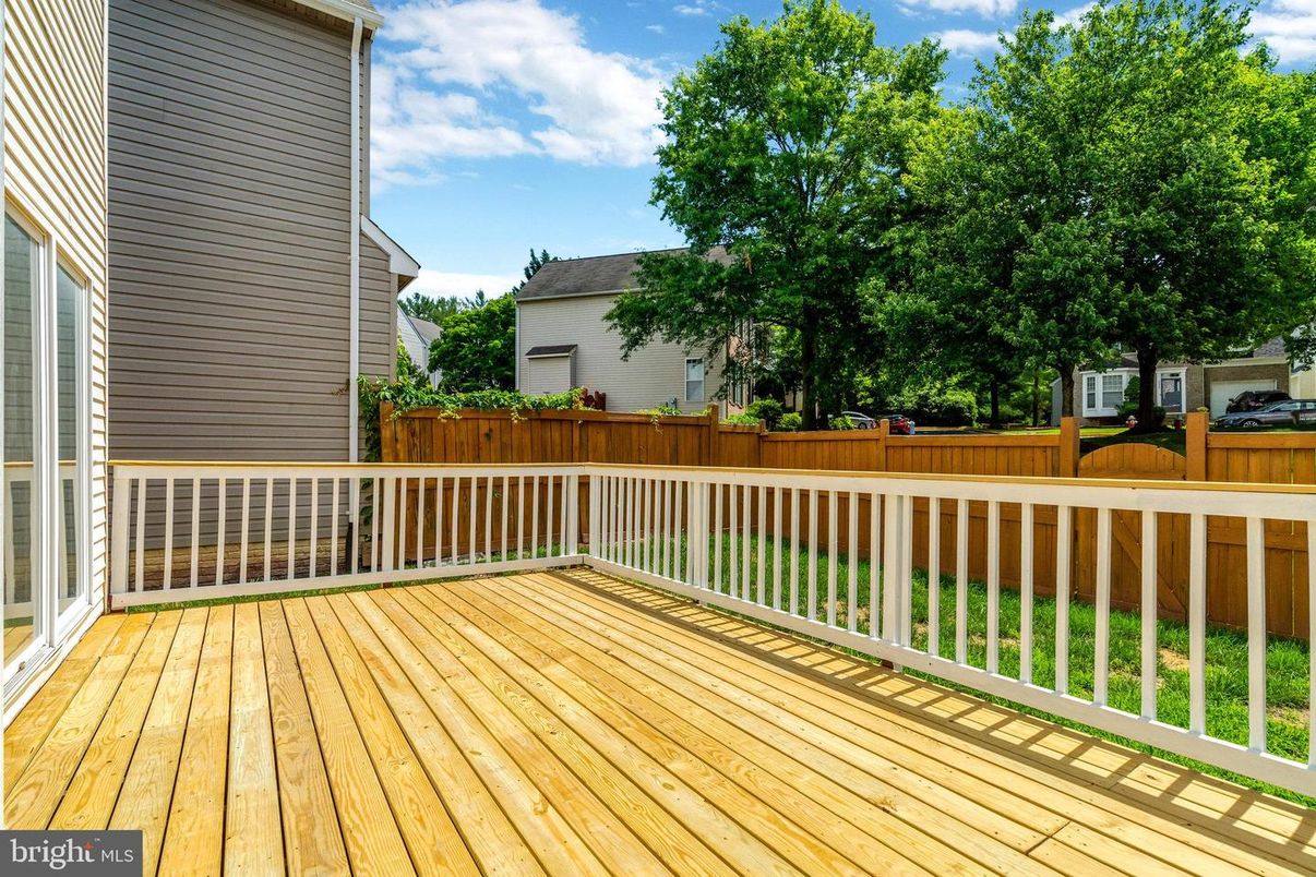 Exterior, Wood Texture Flooring