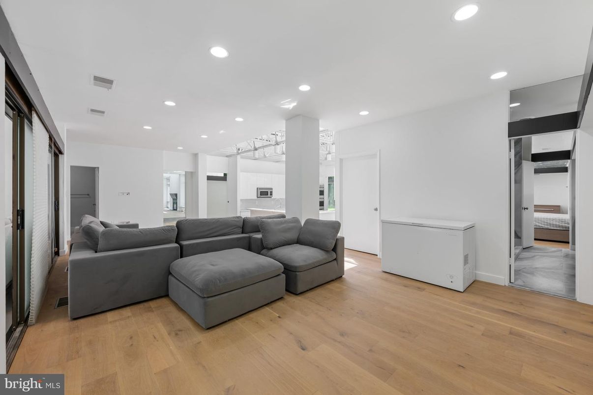 Interior, Kitchen, Living room, Recessed Lighting, Wood Texture Flooring