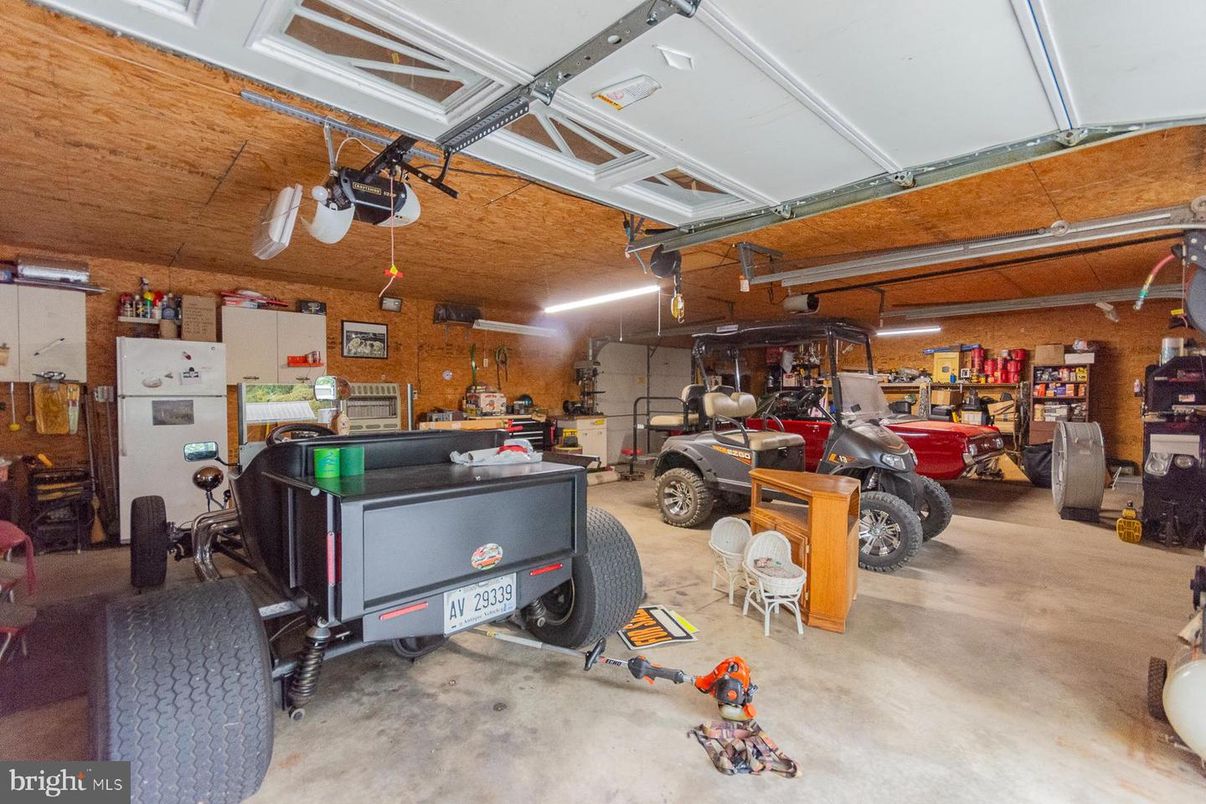Garage, Interior