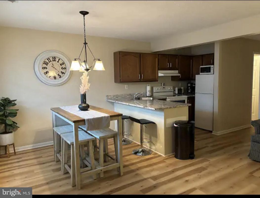 Dining room, Interior, Kitchen, Pendant Lights, Wood Texture Flooring