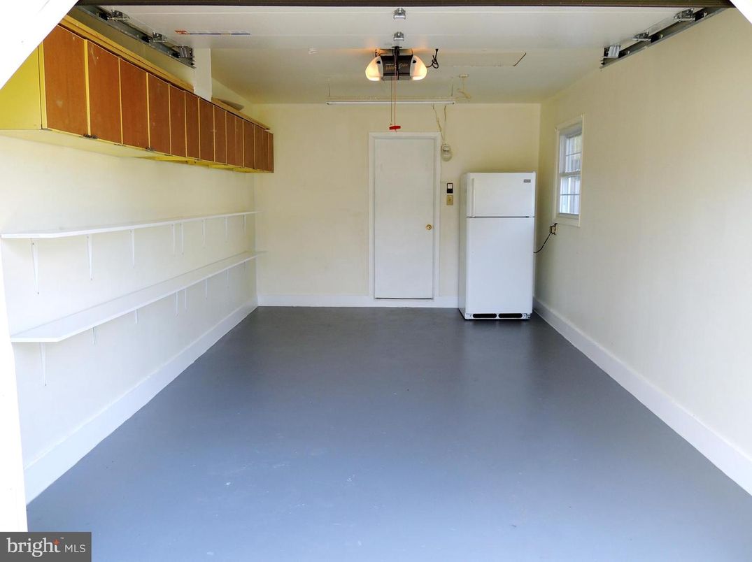 Garage, Interior, Washer