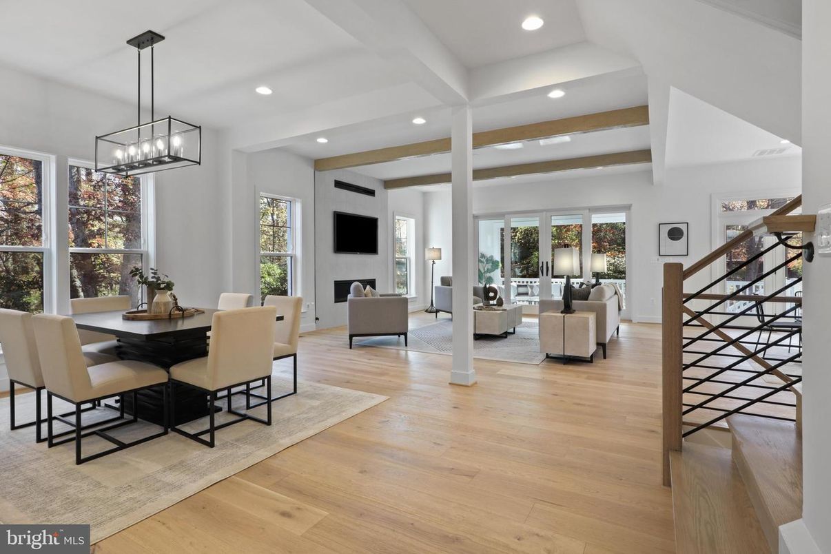 Dining room, Interior, Living room, Pendant Lights, Recessed Lighting, Wood Texture Flooring