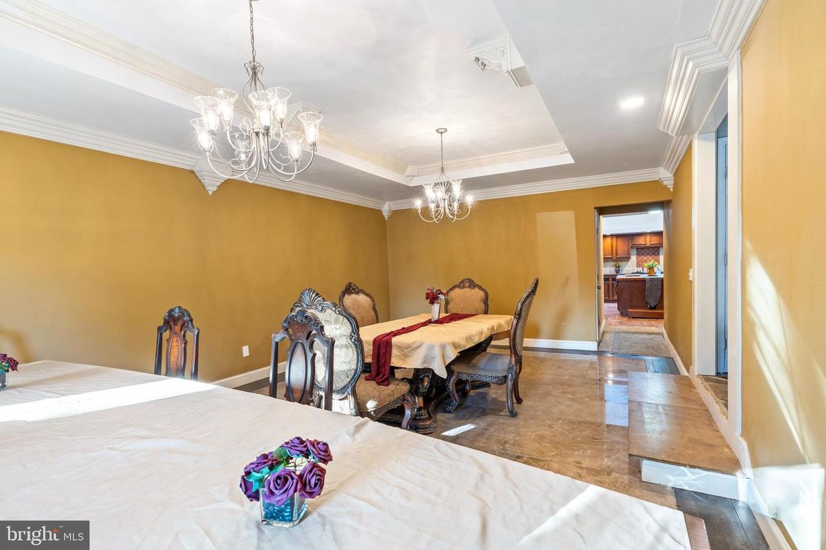 Chandelier, Dining room, Interior