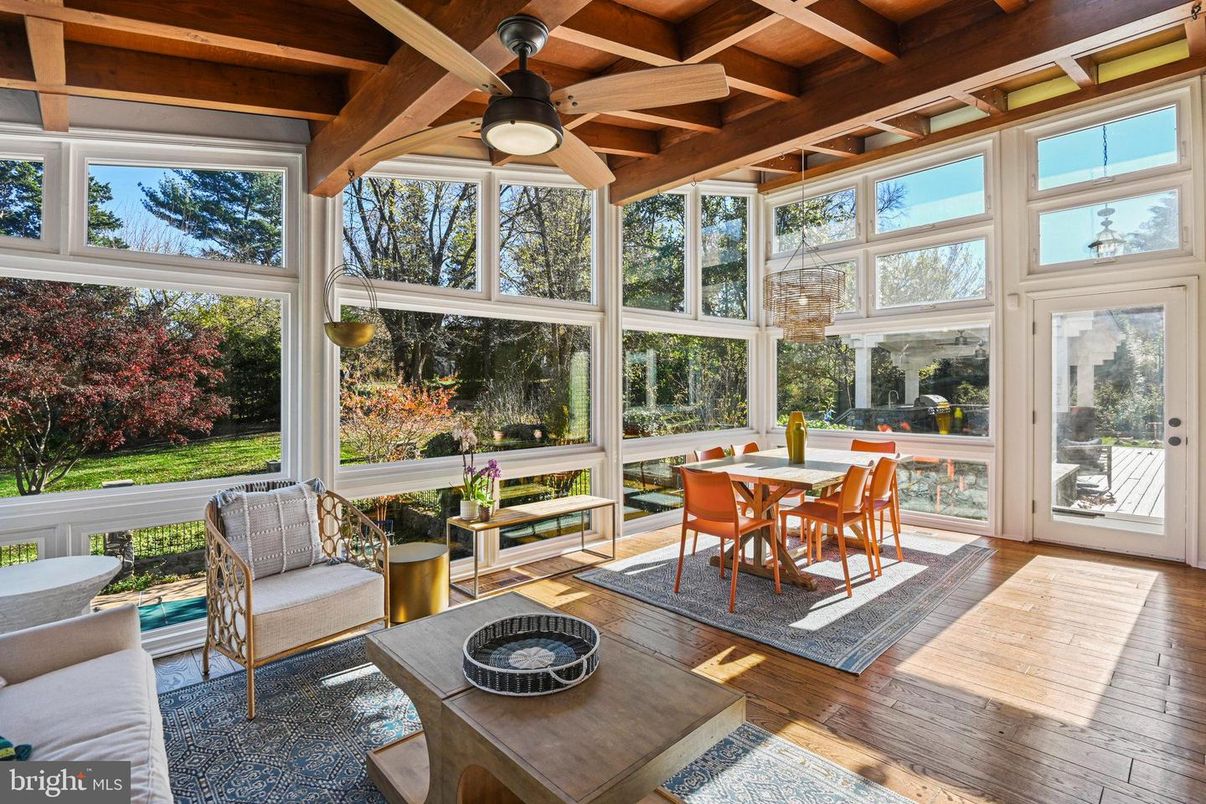 Dining room, Interior, Sun Room, Wooden Beams, Wooden Ceilings, Wood Texture Flooring