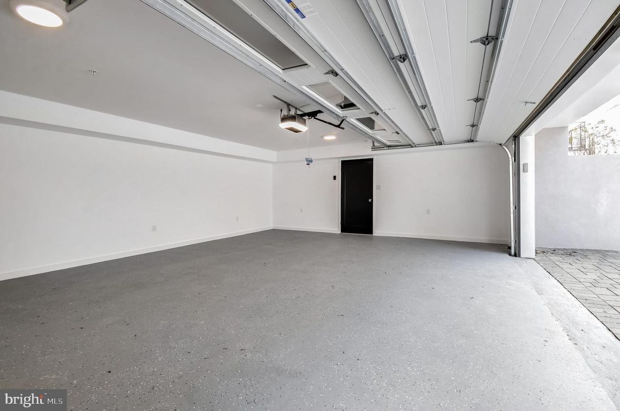 Garage, Interior