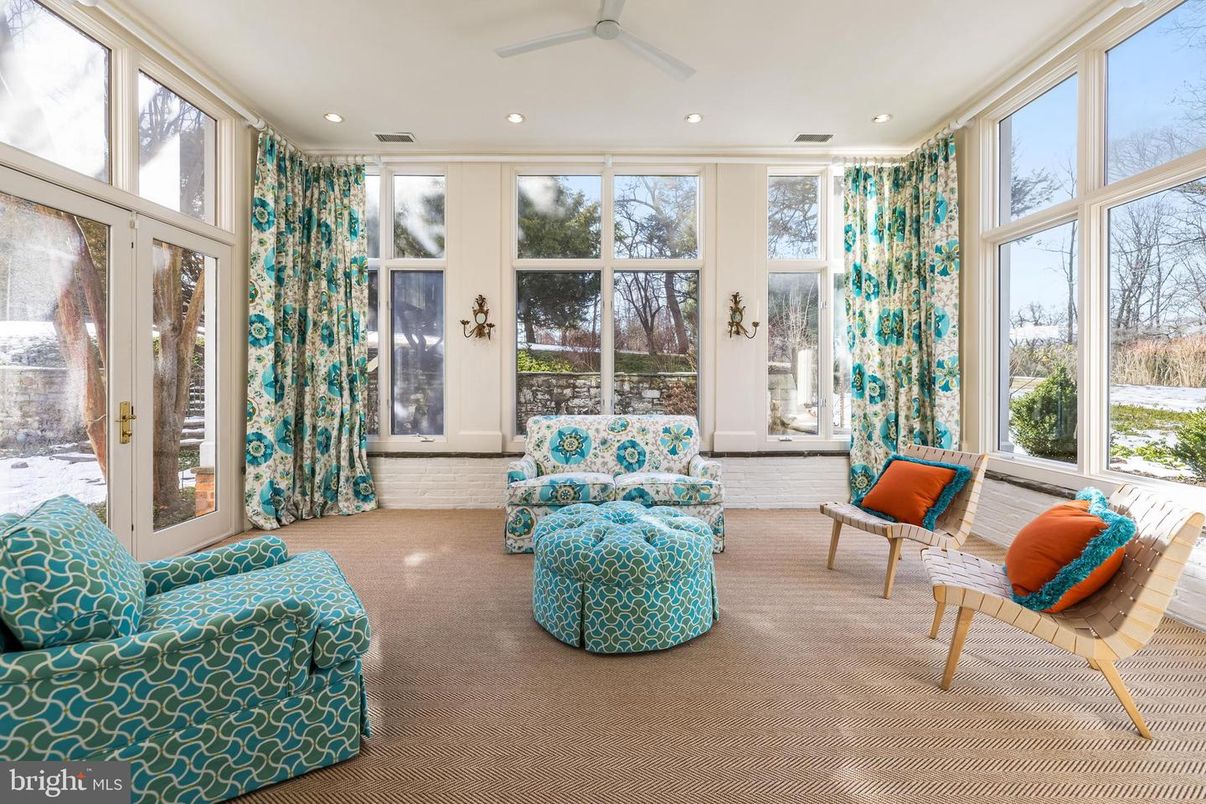Interior, Living room, Recessed Lighting, Sun Room