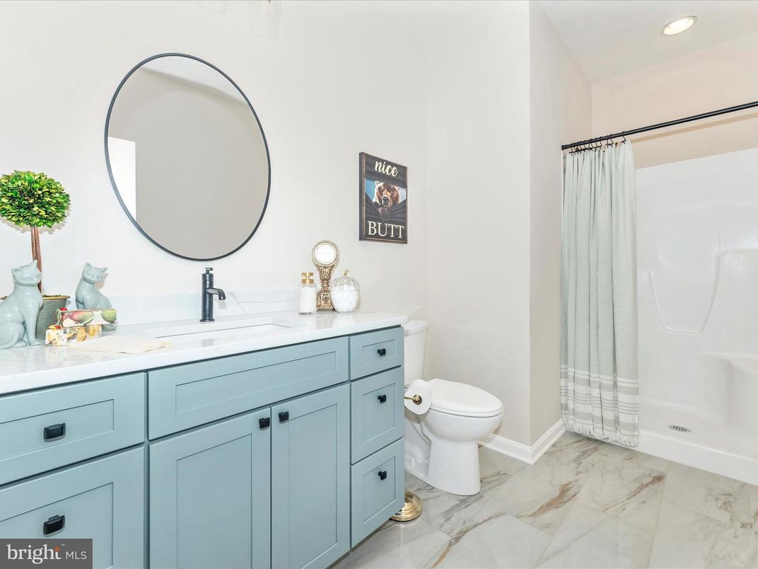 Bathroom, Interior, Marble, Recessed Lighting